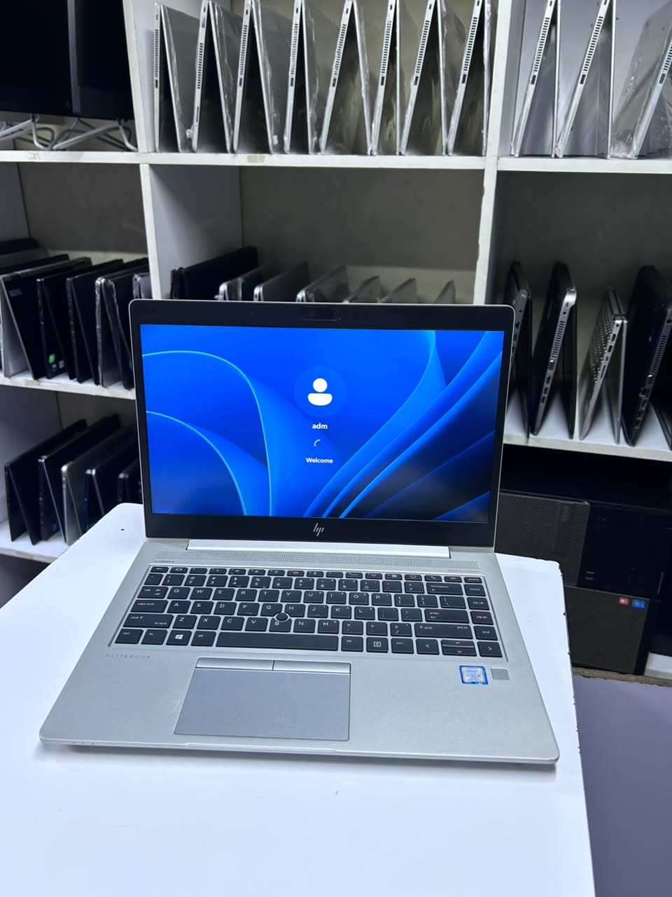 Hp Elitebook 840 G5, intel core i5, 8th gen, 8gb ram, 256gb ssd, backlit keyboard